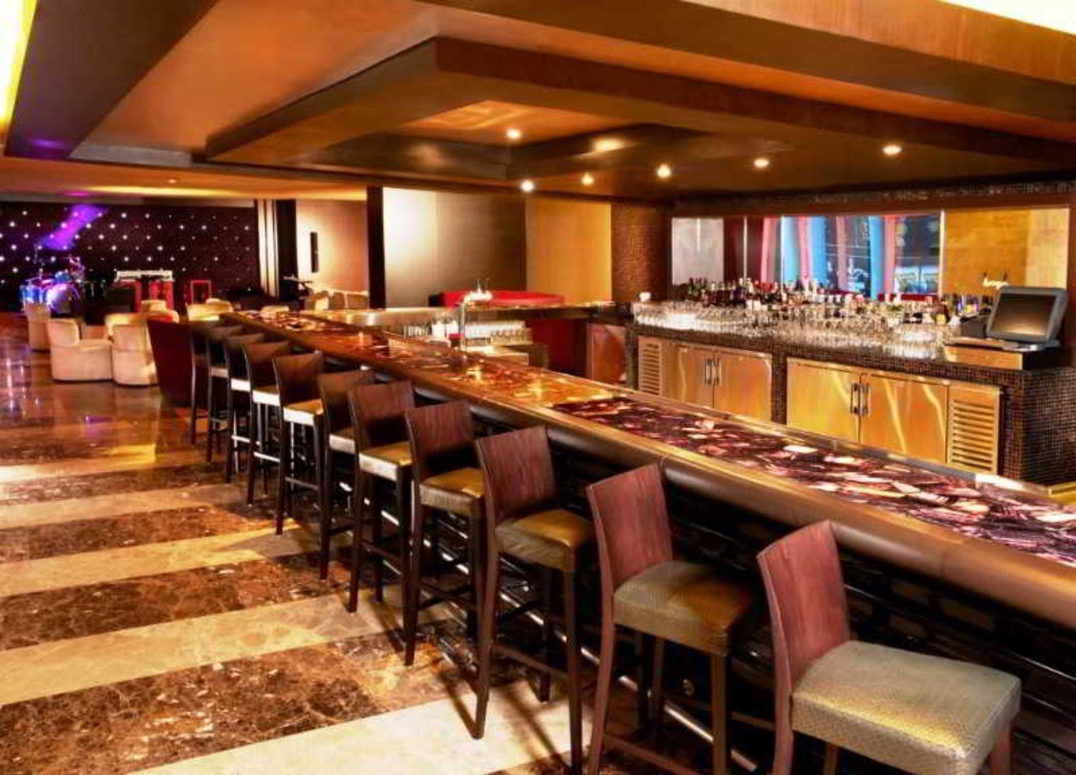 Megapolis Hotel Panama Exterior foto The bar at the Wynn