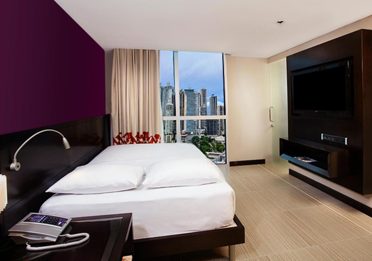 Megapolis Hotel Panama Exterior foto A room at the hotel