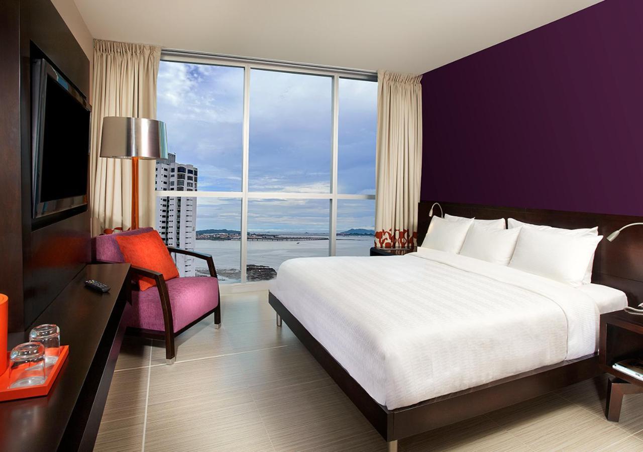 Megapolis Hotel Panama Exterior foto A bedroom at the W Hotel in Panama City