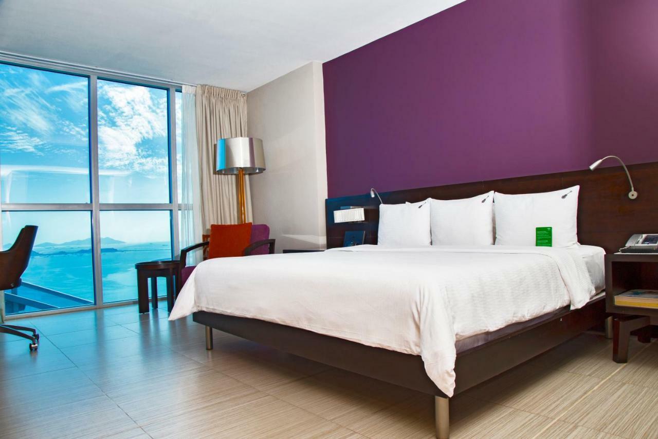 Megapolis Hotel Panama Exterior foto A room at the hotel